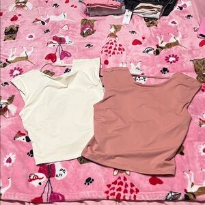 Pink rose open back blouse nwot (2)